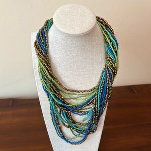 🌷Multi strand, multi colored bead necklace
